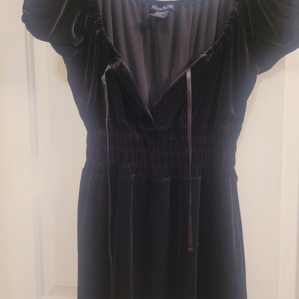 EUC Boston Proper Small Short sleeve Black Blouse. Velvety feel